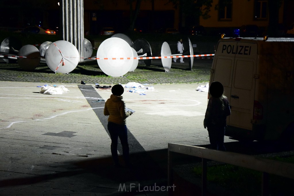 Einsatz BF Messerstecherei Koeln Neustadt Nord Eberplatz Platzmitte P082.JPG - Miklos Laubert